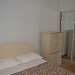 Charlie Apartman