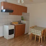 Charlie Apartman